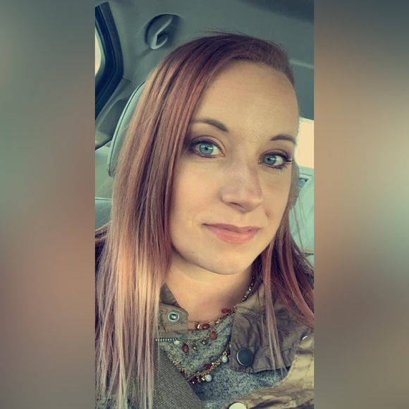 Meet your Posher, Katie - Picture 3 of 6